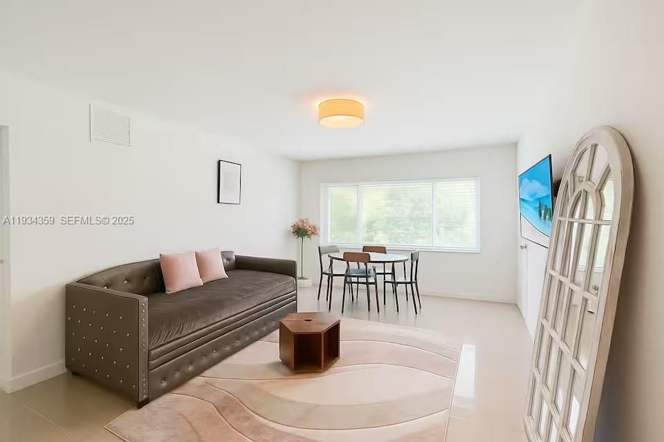 For Rent: $2,500 (1 beds, 1 baths, 8208 Square Feet)