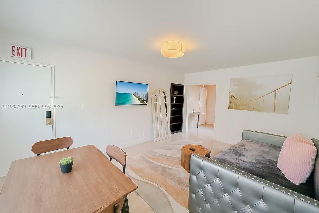 For Rent: $2,500 (1 beds, 1 baths, 8208 Square Feet)