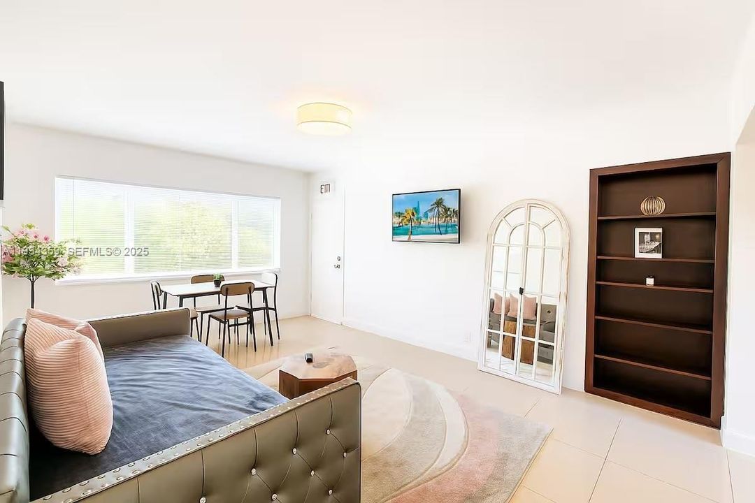 For Rent: $2,500 (1 beds, 1 baths, 8208 Square Feet)