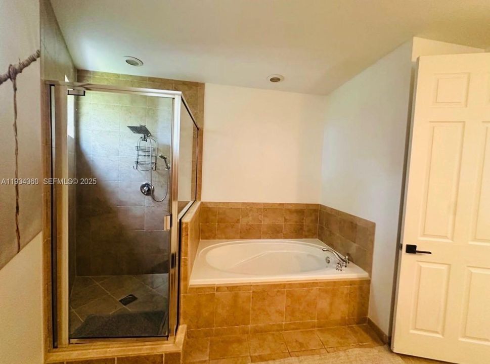 На продажу: $925,000 (3 спален, 3 ванн, 2498 Квадратных фут)