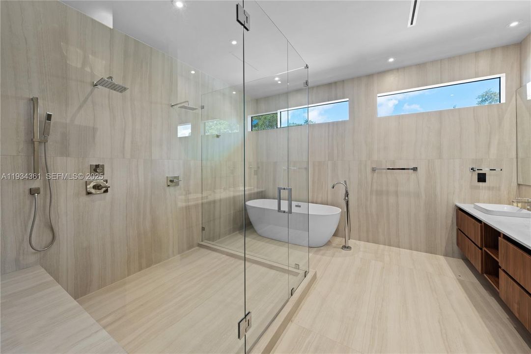 На продажу: $5,700,000 (9 спален, 9 ванн, 0 Квадратных фут)