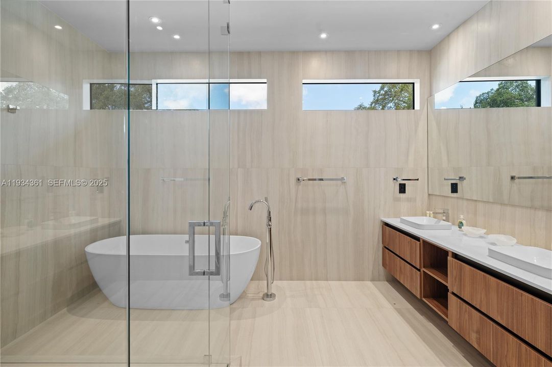 На продажу: $5,700,000 (9 спален, 9 ванн, 0 Квадратных фут)