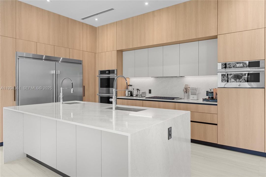 На продажу: $5,700,000 (9 спален, 9 ванн, 0 Квадратных фут)