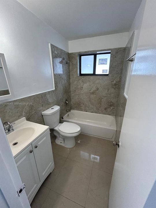 En Renta: $2,300 (5 camas, 3 baños, 2218 Pies cuadrados)