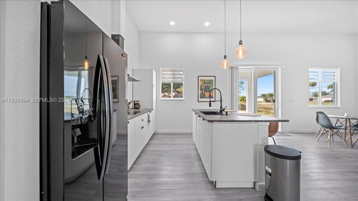 En Venta: $360,000 (3 camas, 2 baños, 1527 Pies cuadrados)