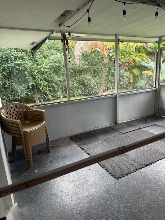 For Sale: $395,000 (2 beds, 2 baths, 1120 Square Feet)