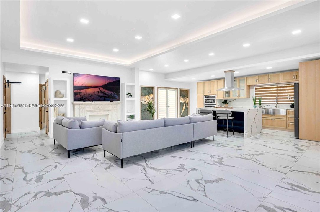 出租: $10,000 (4 贝兹, 3 浴室, 2021 平方英尺)