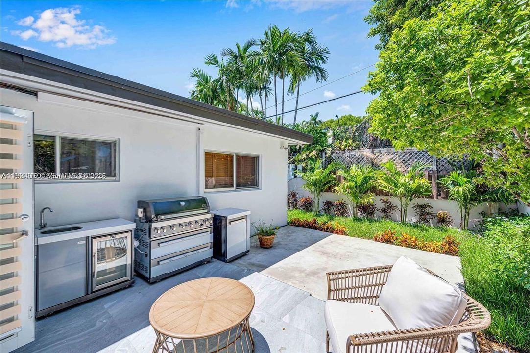 出租: $10,000 (4 贝兹, 3 浴室, 2021 平方英尺)