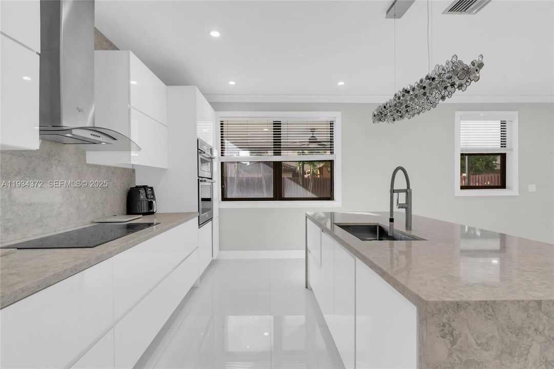 For Sale: $625,000 (4 beds, 2 baths, 2573 Square Feet)