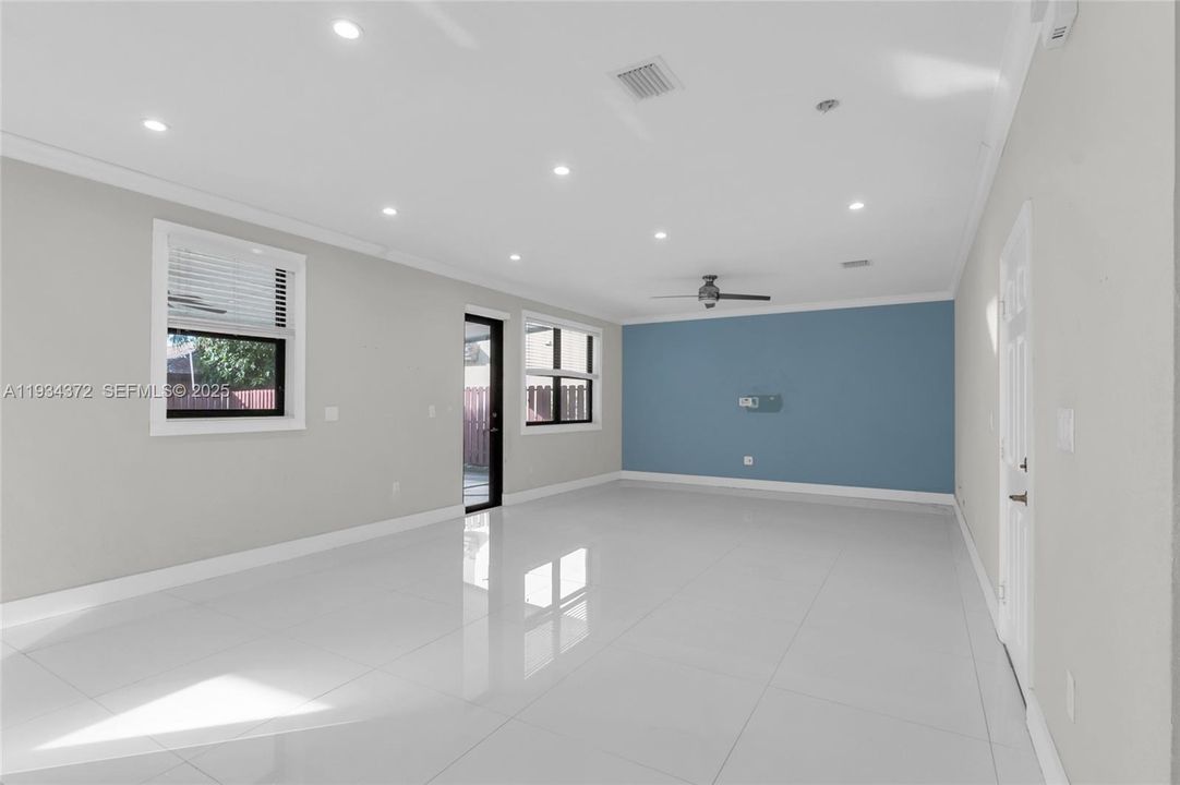 For Sale: $625,000 (4 beds, 2 baths, 2573 Square Feet)