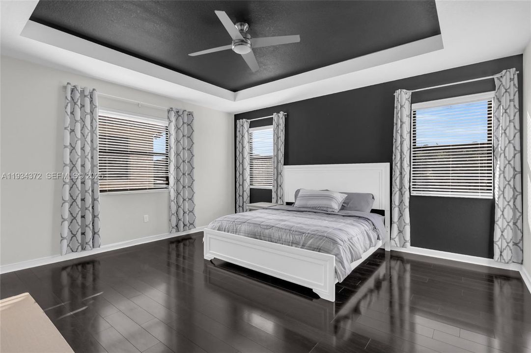 For Sale: $625,000 (4 beds, 2 baths, 2573 Square Feet)