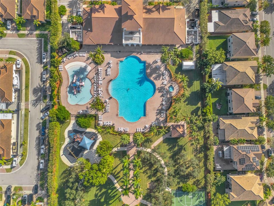 For Sale: $625,000 (4 beds, 2 baths, 2573 Square Feet)