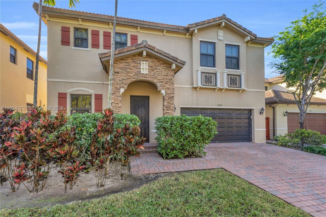 For Sale: $625,000 (4 beds, 2 baths, 2573 Square Feet)