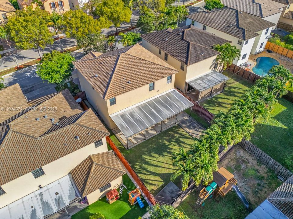 For Sale: $625,000 (4 beds, 2 baths, 2573 Square Feet)