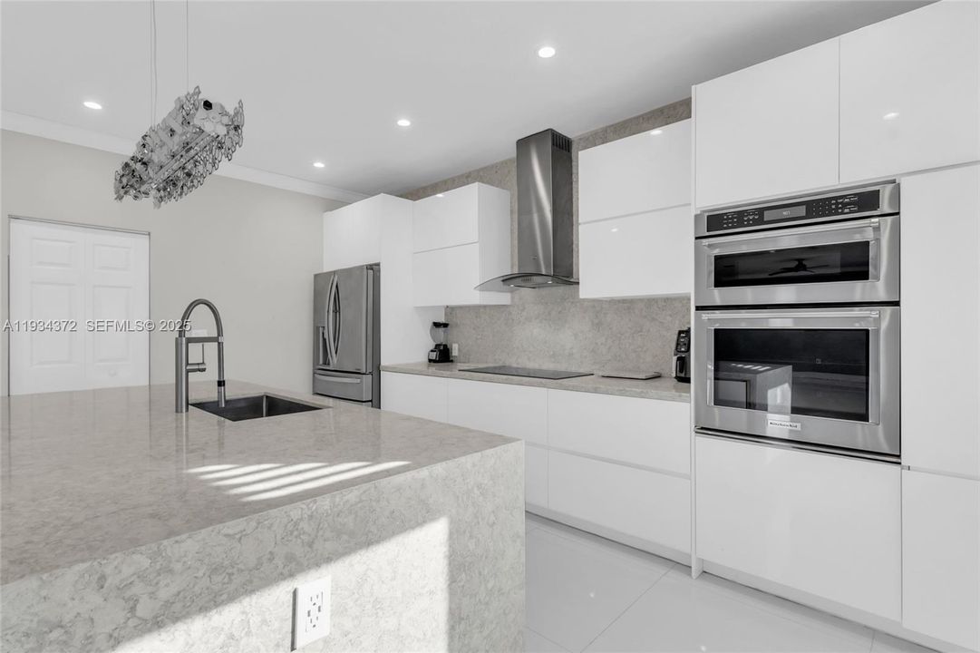 For Sale: $625,000 (4 beds, 2 baths, 2573 Square Feet)