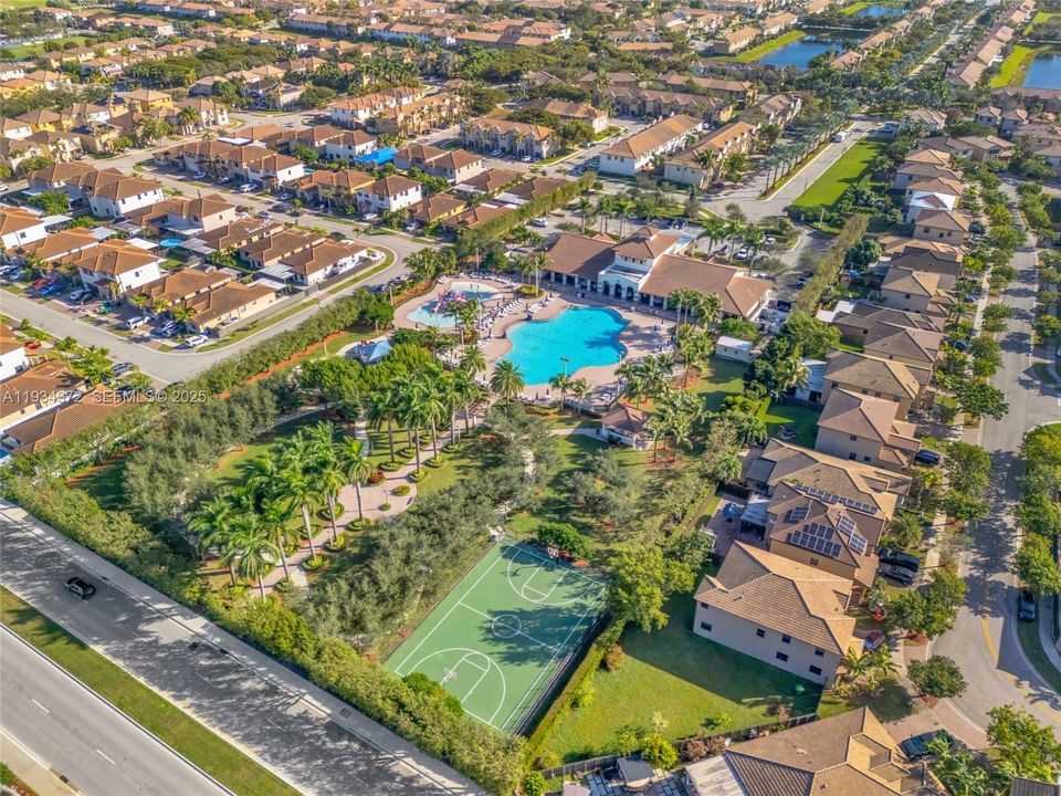 For Sale: $625,000 (4 beds, 2 baths, 2573 Square Feet)