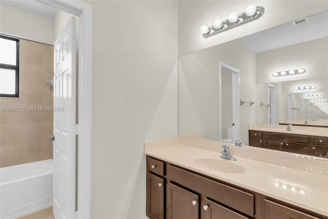 For Sale: $625,000 (4 beds, 2 baths, 2573 Square Feet)