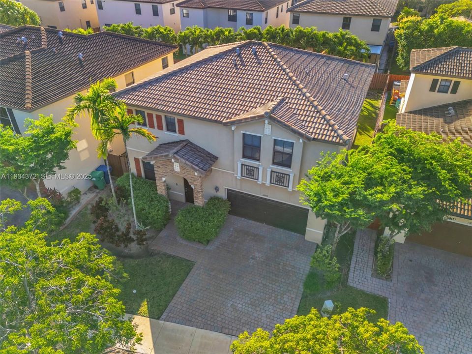 For Sale: $625,000 (4 beds, 2 baths, 2573 Square Feet)