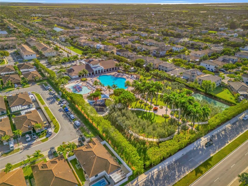 For Sale: $625,000 (4 beds, 2 baths, 2573 Square Feet)