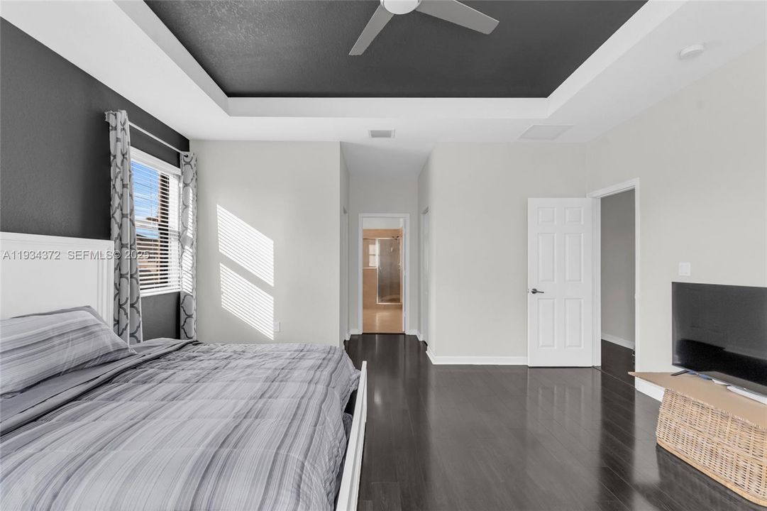 For Sale: $625,000 (4 beds, 2 baths, 2573 Square Feet)