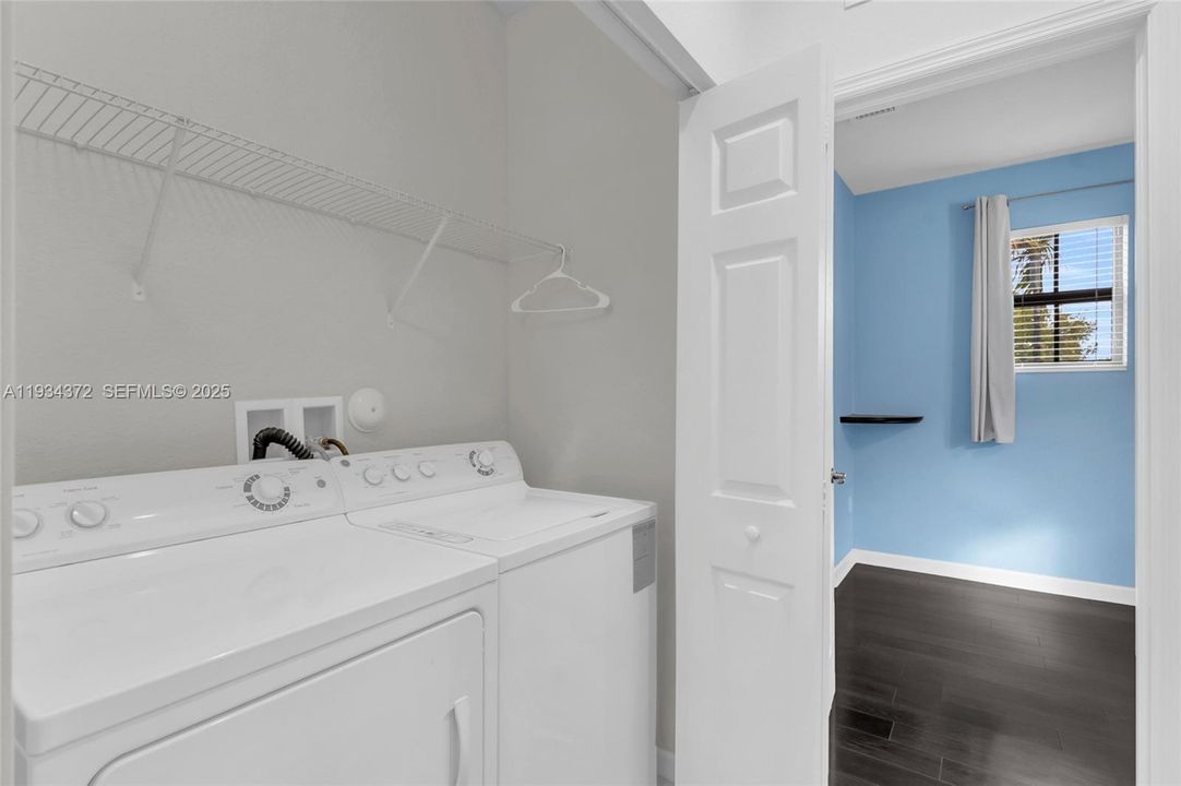 For Sale: $625,000 (4 beds, 2 baths, 2573 Square Feet)