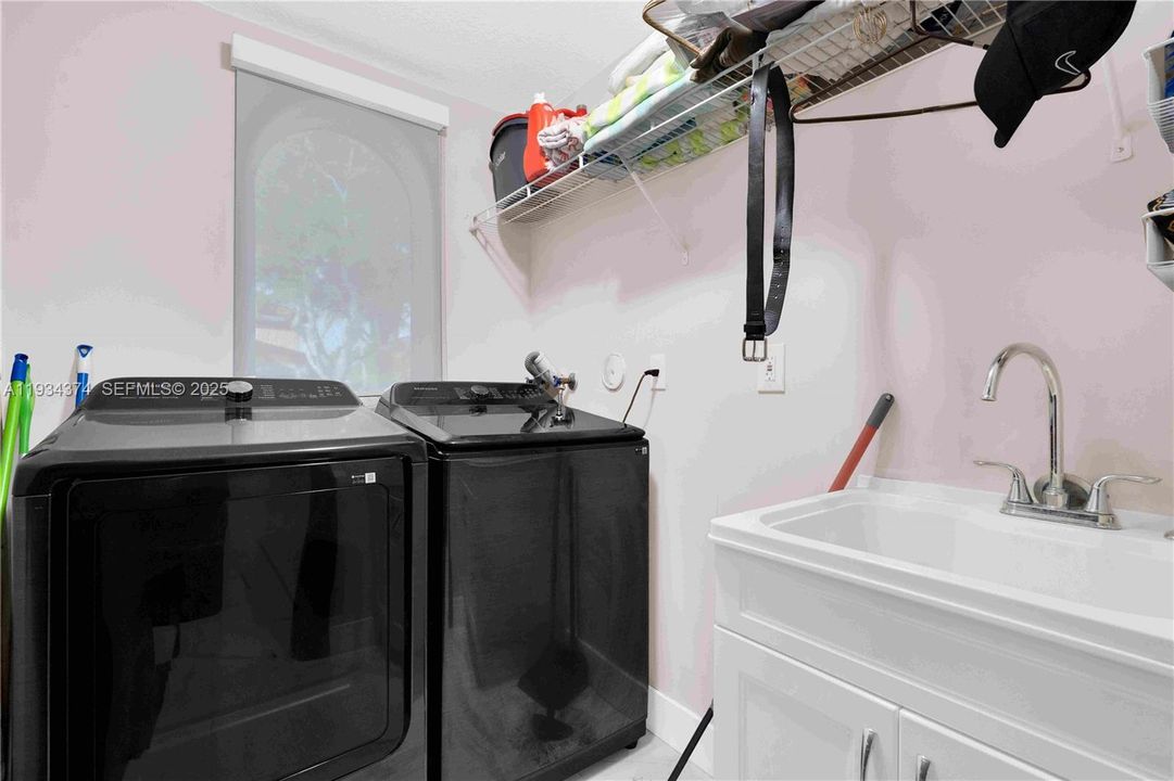 На продажу: $1,600,000 (5 спален, 4 ванн, 3093 Квадратных фут)