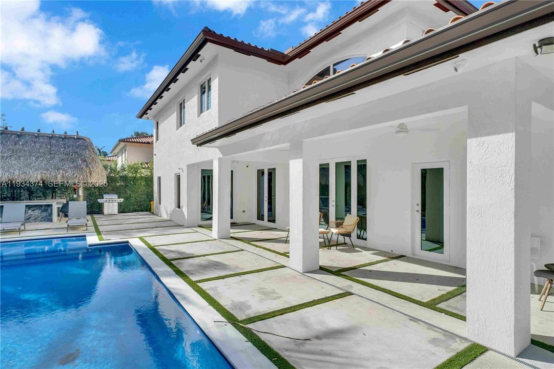 На продажу: $1,600,000 (5 спален, 4 ванн, 3093 Квадратных фут)