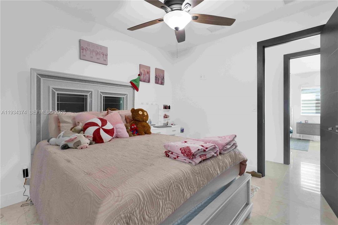 На продажу: $1,600,000 (5 спален, 4 ванн, 3093 Квадратных фут)