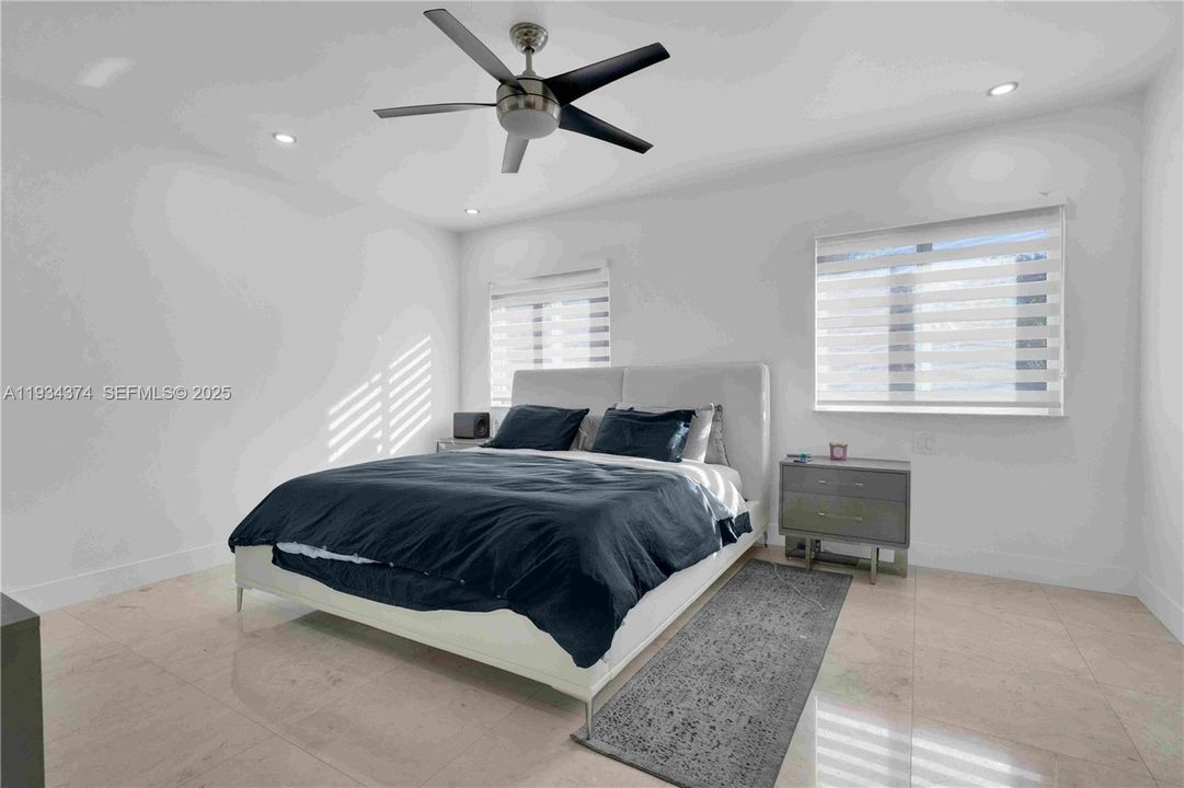 На продажу: $1,600,000 (5 спален, 4 ванн, 3093 Квадратных фут)