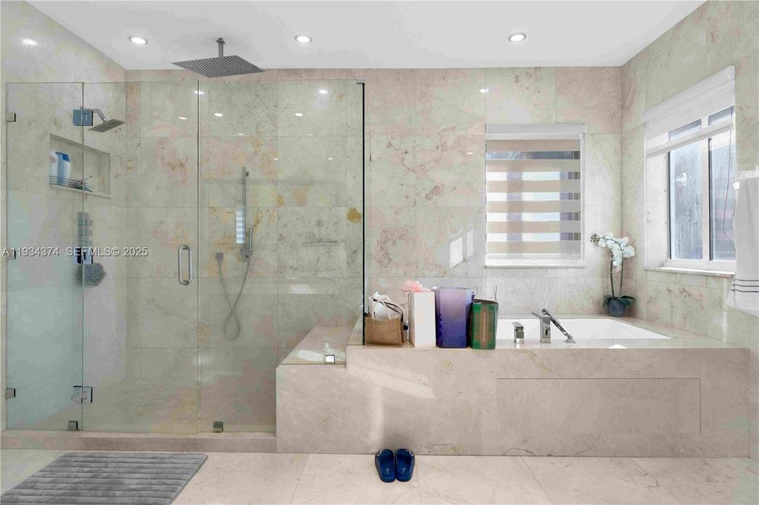 На продажу: $1,600,000 (5 спален, 4 ванн, 3093 Квадратных фут)