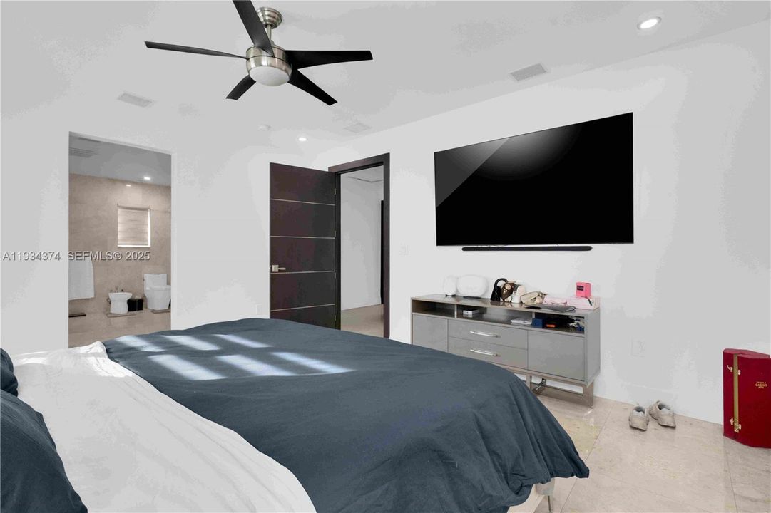 На продажу: $1,600,000 (5 спален, 4 ванн, 3093 Квадратных фут)