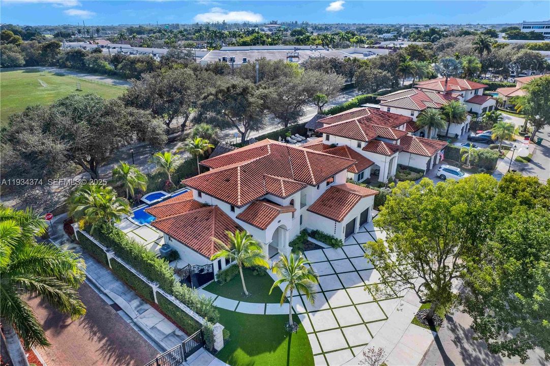 На продажу: $1,600,000 (5 спален, 4 ванн, 3093 Квадратных фут)