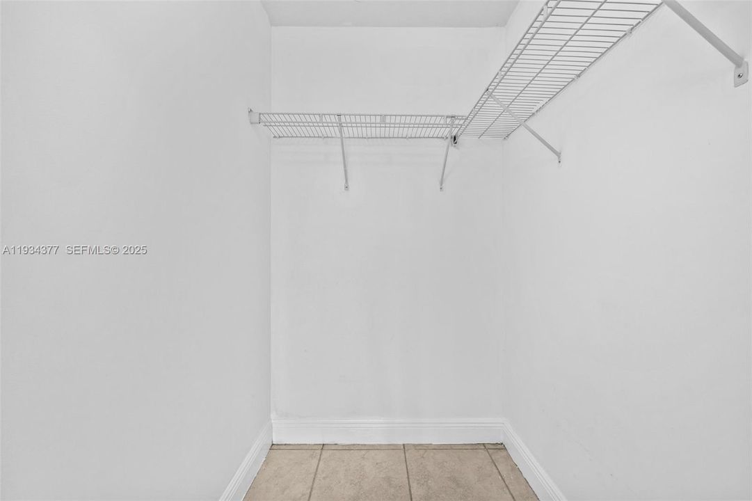 For Rent: $2,300 (2 beds, 2 baths, 800 Square Feet)