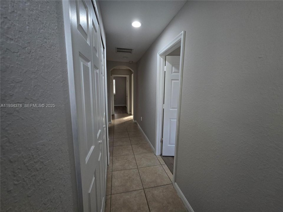 En Renta: $2,550 (3 camas, 3 baños, 1423 Pies cuadrados)