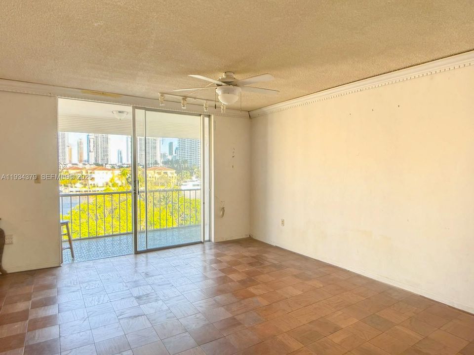 En Venta: $165,000 (1 camas, 1 baños, 817 Pies cuadrados)