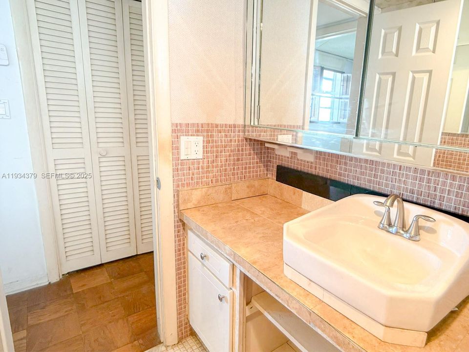 En Venta: $165,000 (1 camas, 1 baños, 817 Pies cuadrados)