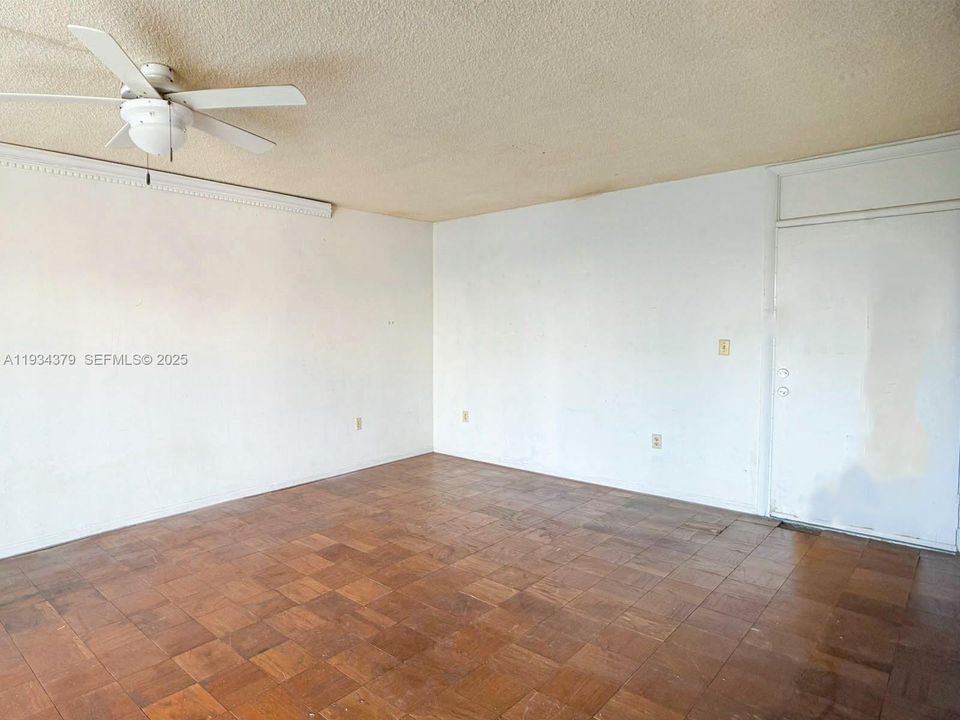 En Venta: $165,000 (1 camas, 1 baños, 817 Pies cuadrados)