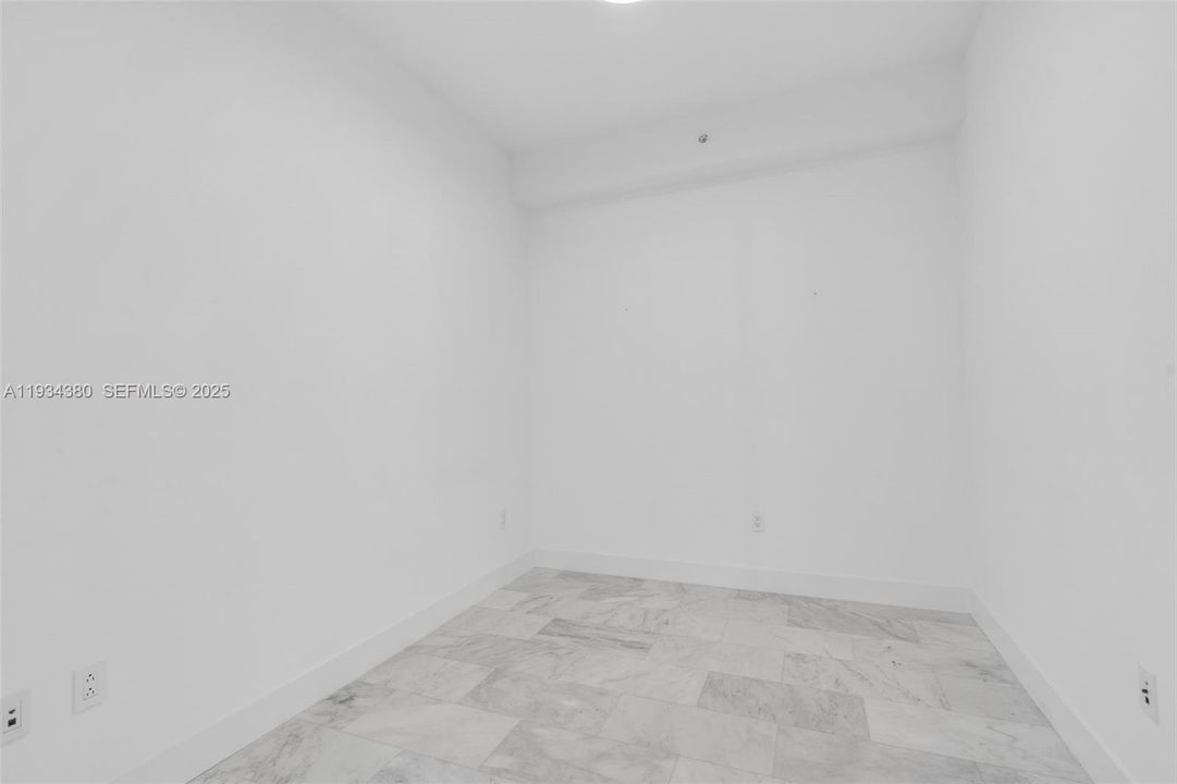 待售: $2,750,000 (2 贝兹, 3 浴室, 1625 平方英尺)