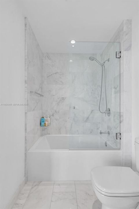 待售: $2,750,000 (2 贝兹, 3 浴室, 1625 平方英尺)