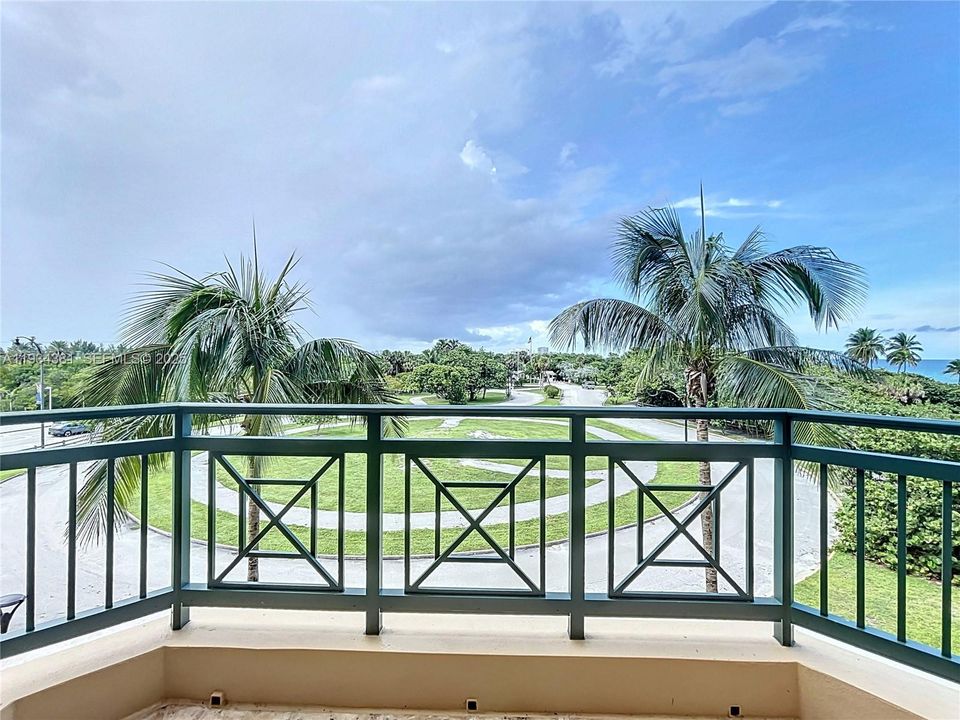 待售: $2,249,000 (2 贝兹, 2 浴室, 2803 平方英尺)