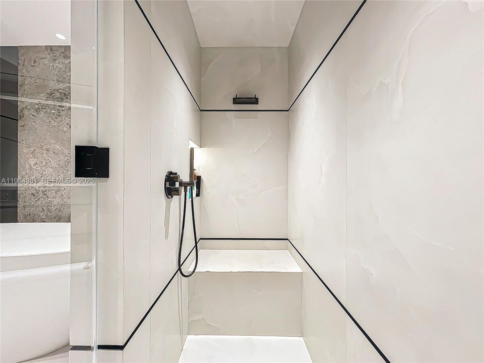 待售: $2,249,000 (2 贝兹, 2 浴室, 2803 平方英尺)