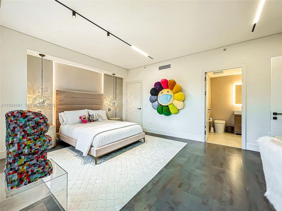 待售: $2,249,000 (2 贝兹, 2 浴室, 2803 平方英尺)