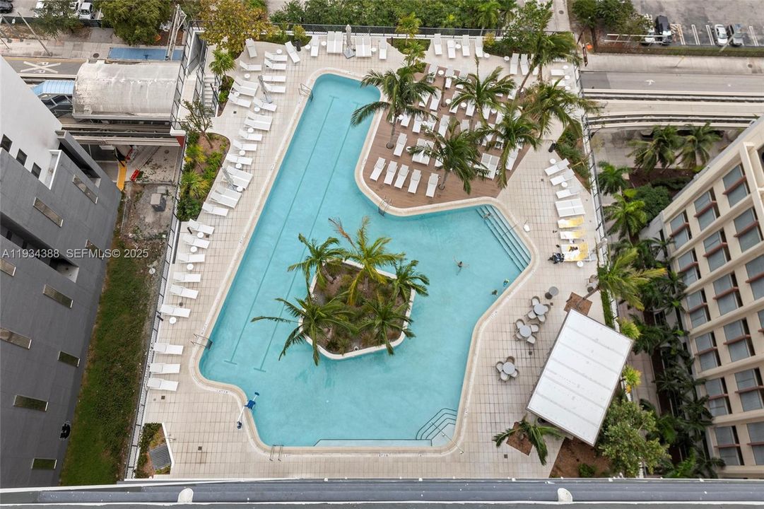 For Sale: $960,000 (2 beds, 2 baths, 1148 Square Feet)