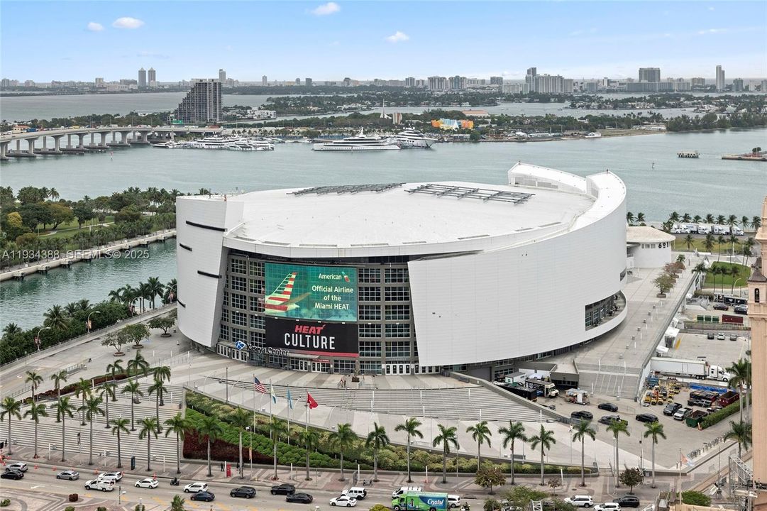 For Sale: $960,000 (2 beds, 2 baths, 1148 Square Feet)