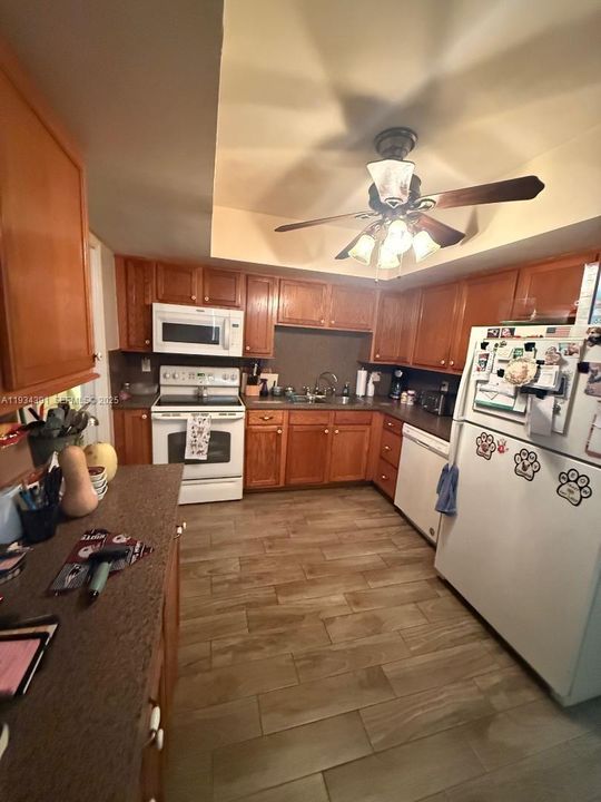 For Sale: $399,000 (3 beds, 2 baths, 1247 Square Feet)