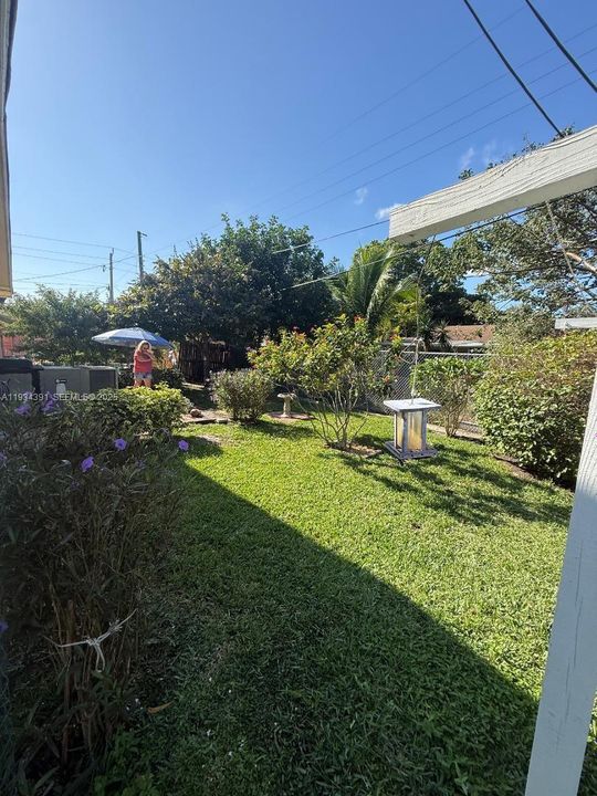 For Sale: $399,000 (3 beds, 2 baths, 1247 Square Feet)