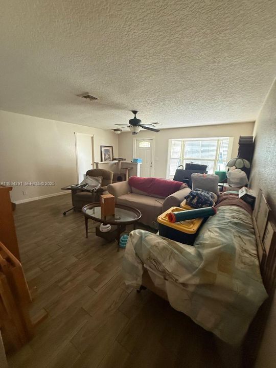 For Sale: $399,000 (3 beds, 2 baths, 1247 Square Feet)