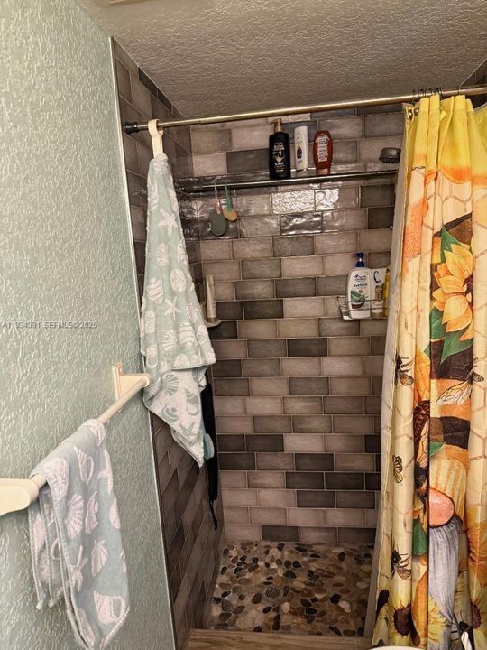 For Sale: $399,000 (3 beds, 2 baths, 1247 Square Feet)