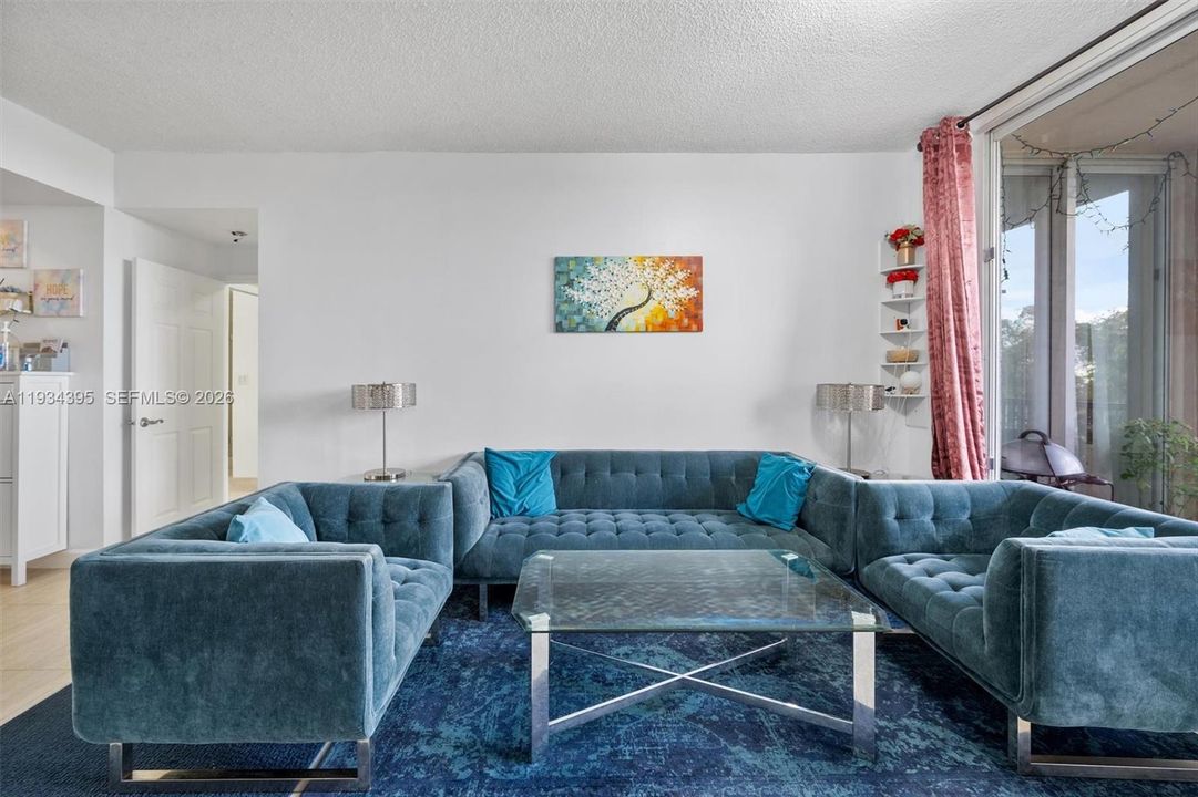 待售: $409,900 (3 贝兹, 2 浴室, 1330 平方英尺)