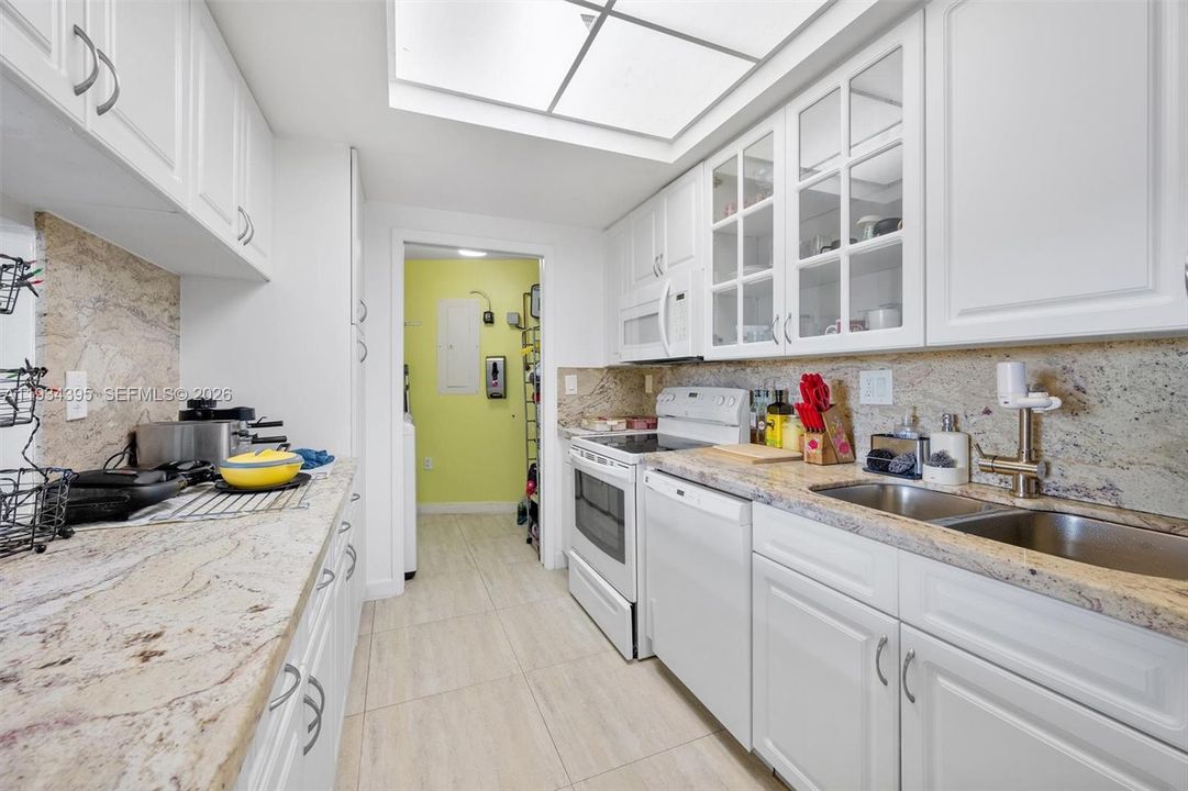 待售: $409,900 (3 贝兹, 2 浴室, 1330 平方英尺)